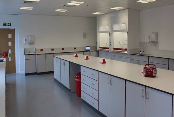廣州化學(xué)實(shí)驗(yàn)室裝修設(shè)計(jì)過程中需要注意幾個(gè)要點(diǎn)