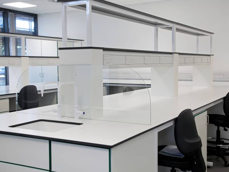  實驗室裝修成本省30%？這些材料選擇與施工技巧沒人會告訴你