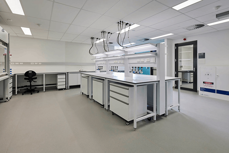 PCR 實(shí)驗(yàn)室裝修設(shè)計全拆解：萬級凈化 + 負(fù)壓系統(tǒng)如何快速