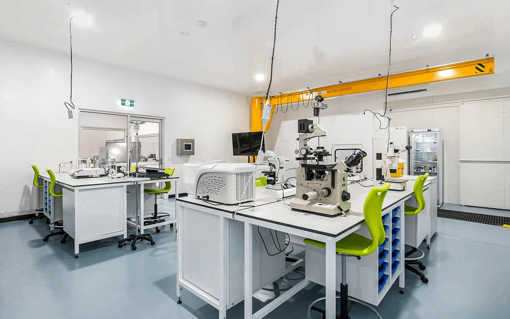 PCR 實驗室建設終極指南：萬級凈化 + 負壓系統 + 無菌